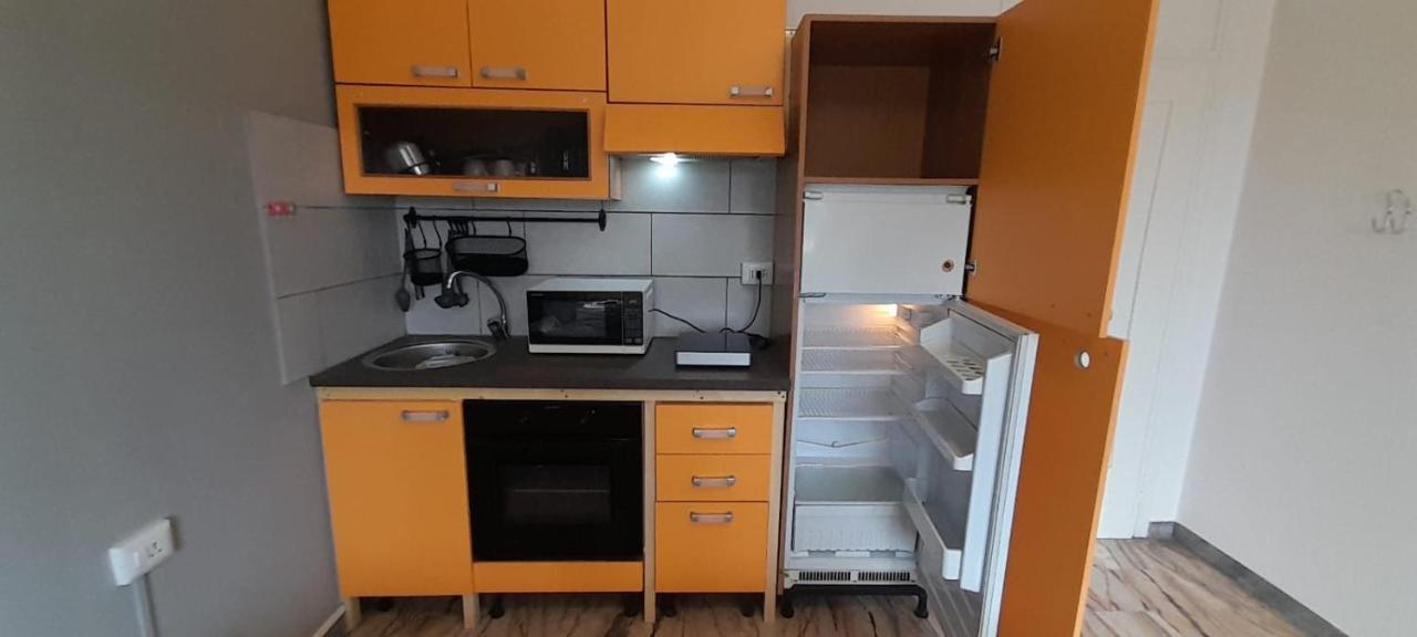 I Feel Orange Hotel Legnano Exterior foto